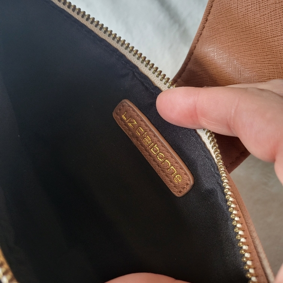 Liz Claiborne crossbody Bag - Picture 6 of 8